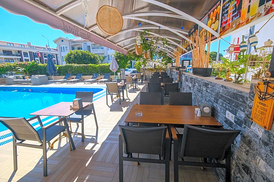 Moni Hotel