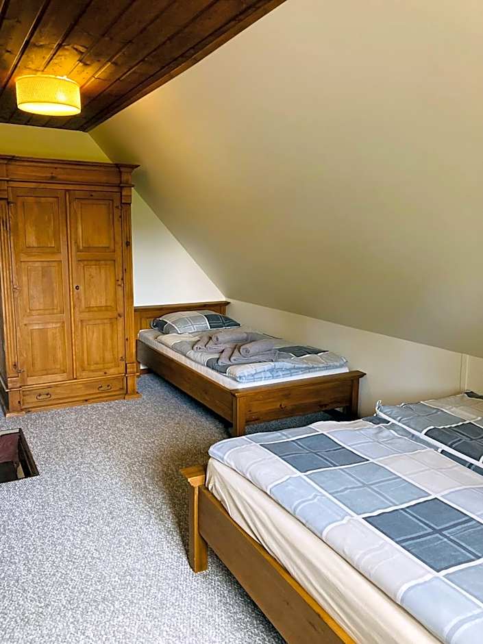 Modryna - Modrzewiowy Dom