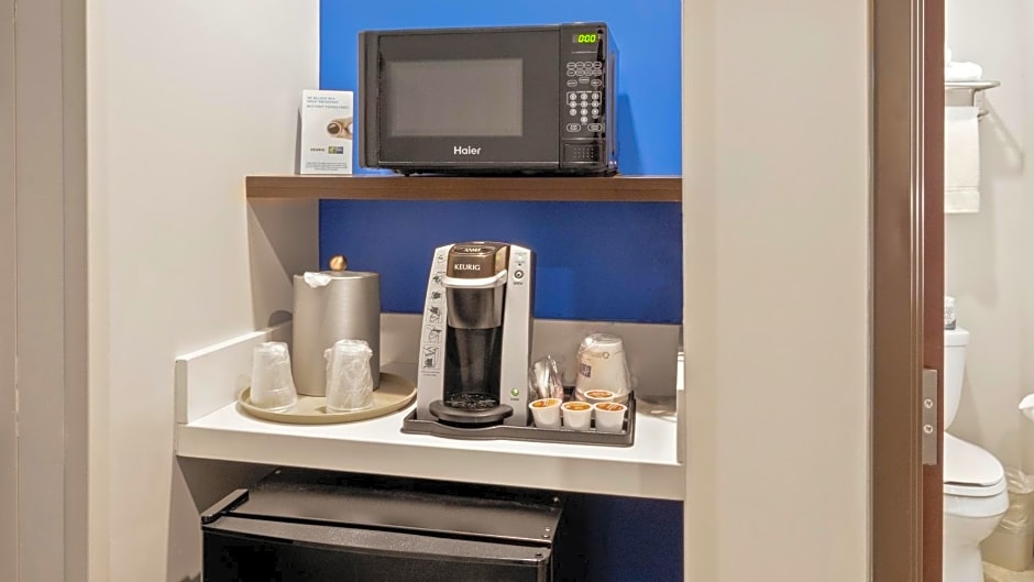 Holiday Inn Express Hotel & Suites Newton Sparta By IHG