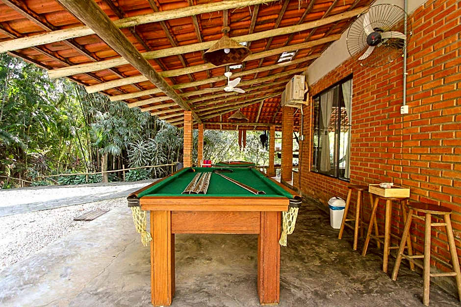 Suíte com Mezanino e Cachoeira no Quintal