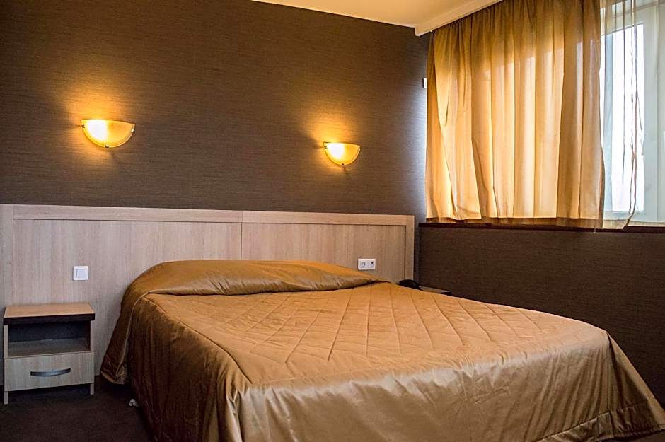 Photo 1 of 13 of Panorama 1 King Bed Suite
