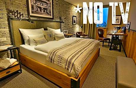 Double Room no TV (including daily refilled free mini bar)