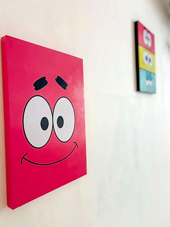 Sleep in a pineapple under the sea