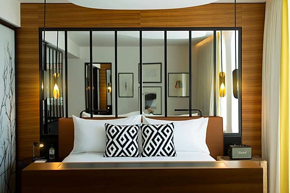 Renaissance by Marriott Paris Republique Hotel