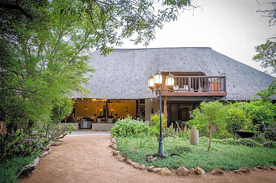 Kambaku Safari Lodge