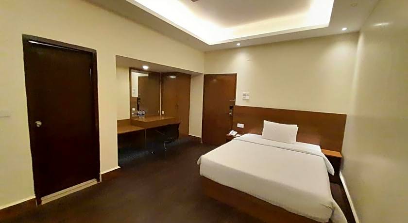 Richmond Hotel And Suites