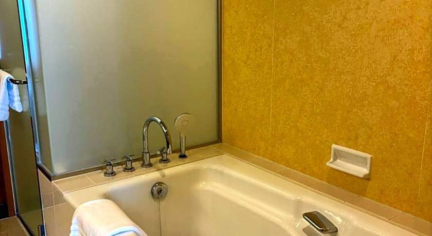 The Yokohama Bay Hotel Tokyu