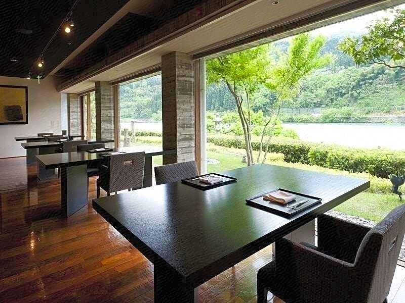 River Retreat Garaku