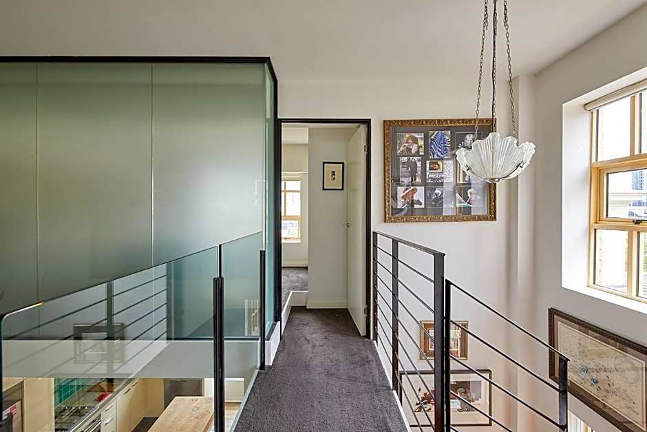 Deco Loft on Russell Street