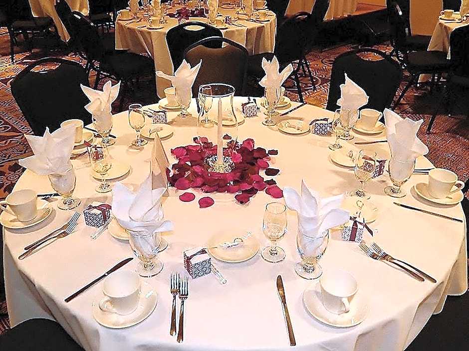 Norwood Inn & Suites La Crosse