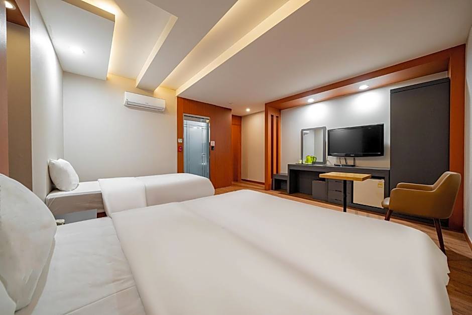 incheon Airport Hotel June