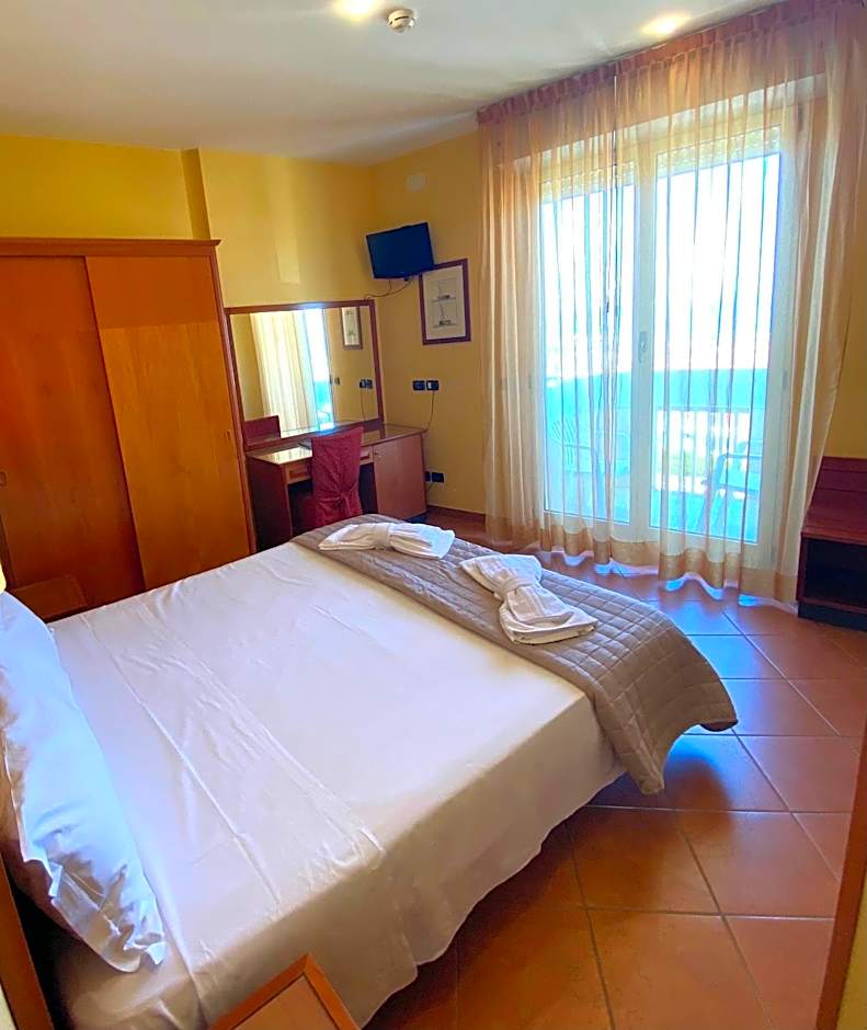 Hotel Audi Frontemare