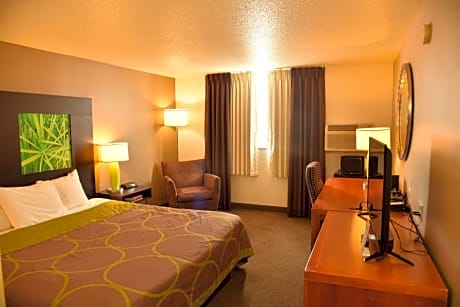 Deluxe King Room - Non-Smoking