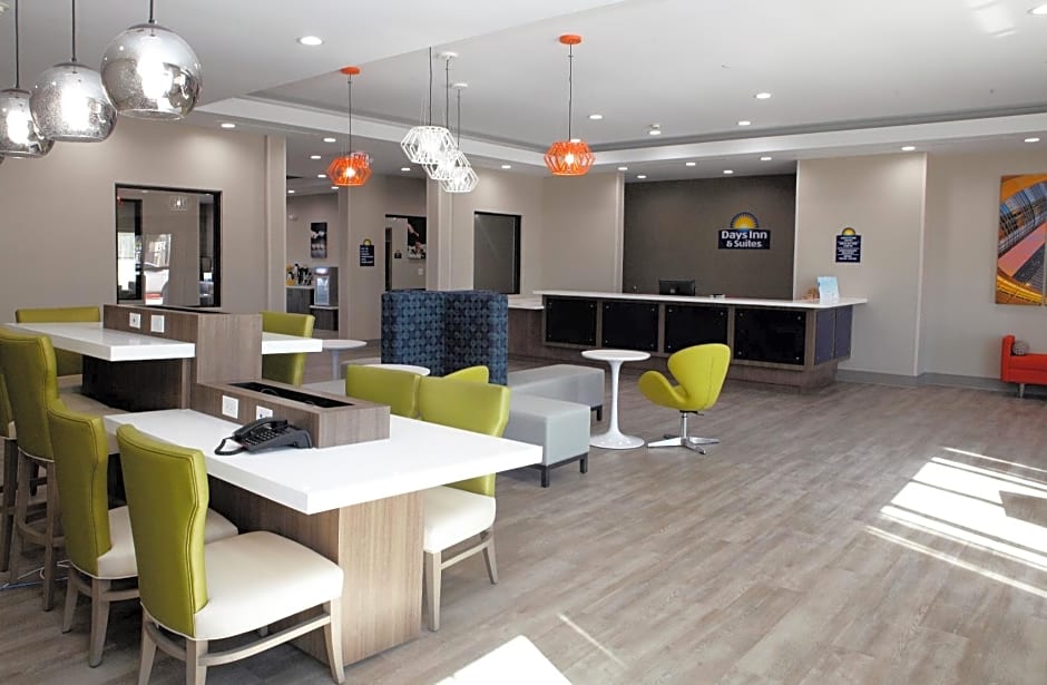 Days Inn & Suites by Wyndham Houston NW Cypress