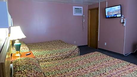 Room with Two Queen Beds - No Pets