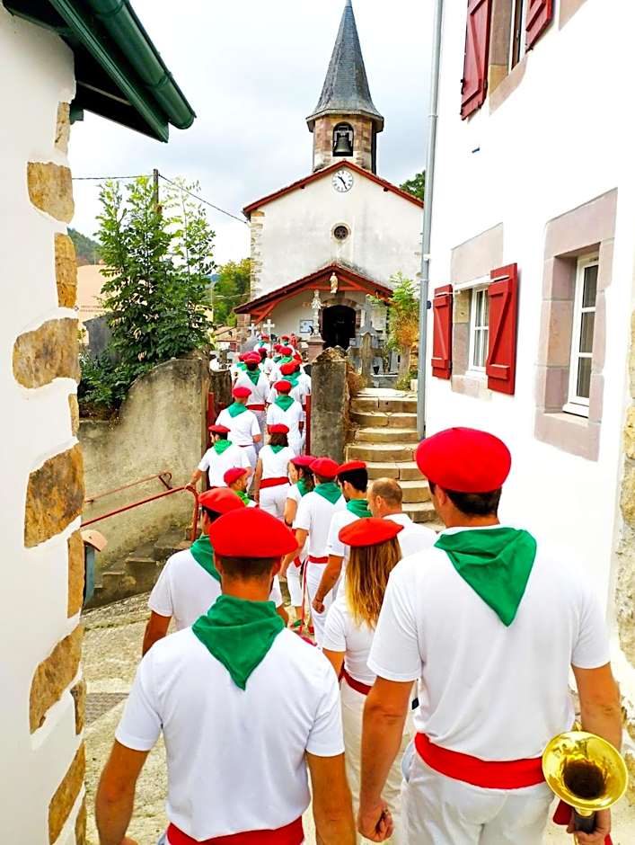 Logis Hotel Erreguina