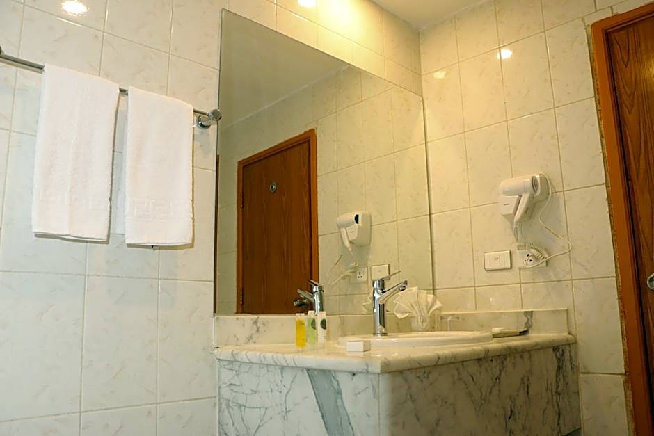 Silk Road Hotel