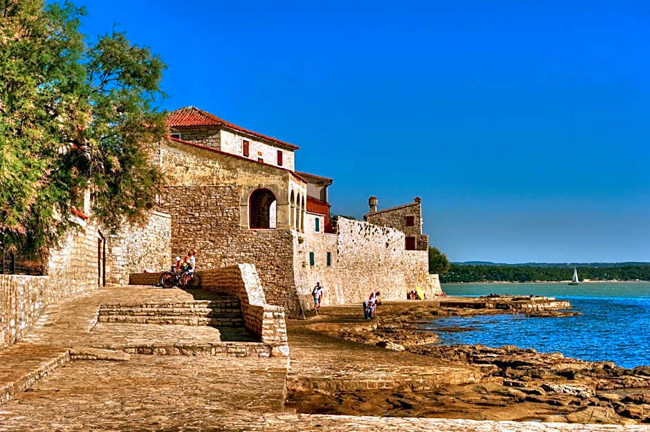 RIVALMARE BEACH Boutique Hotel