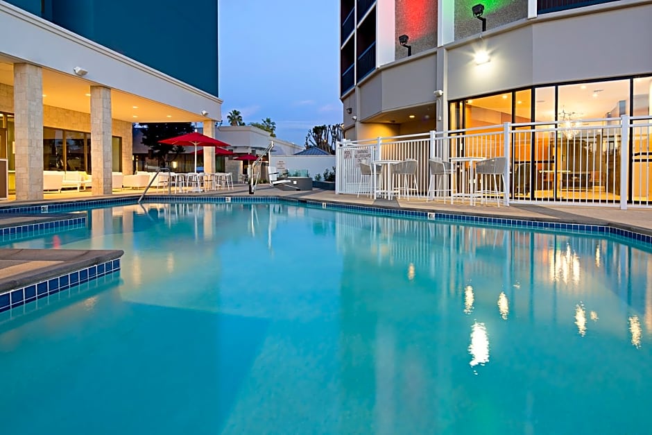 Staybridge Suites Long Beach Airport