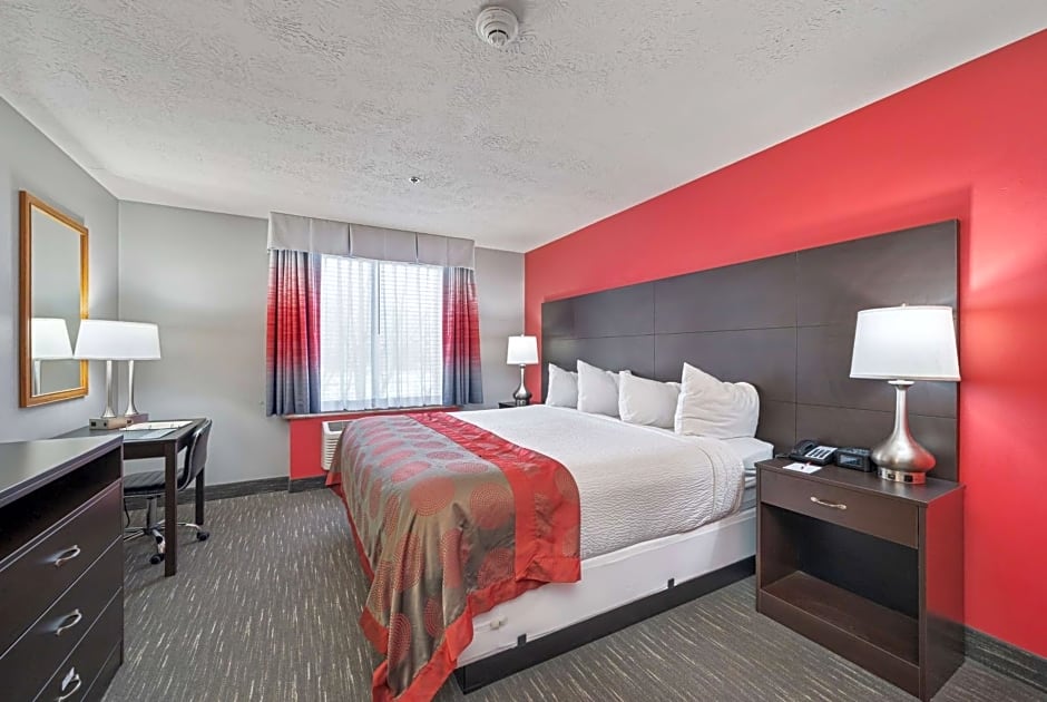 Ramada by Wyndham Sioux Falls Airport Hotel & Suites