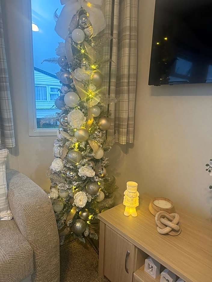 marine getaways caravan hire