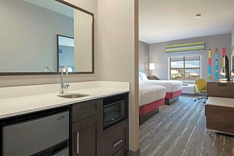 Queen Room with Two Queen Beds - Non-Smoking