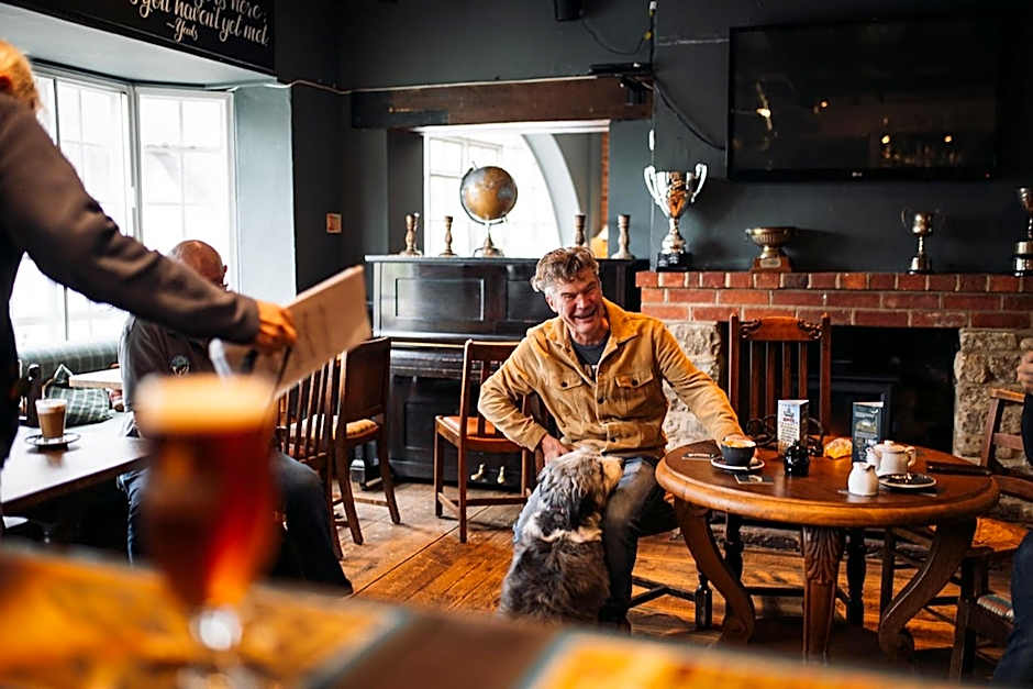 The Rose & Crown, Ashbury