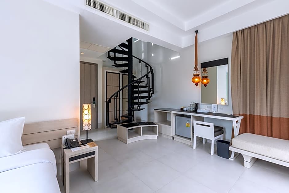 Photo 1 of 6 of Suite
