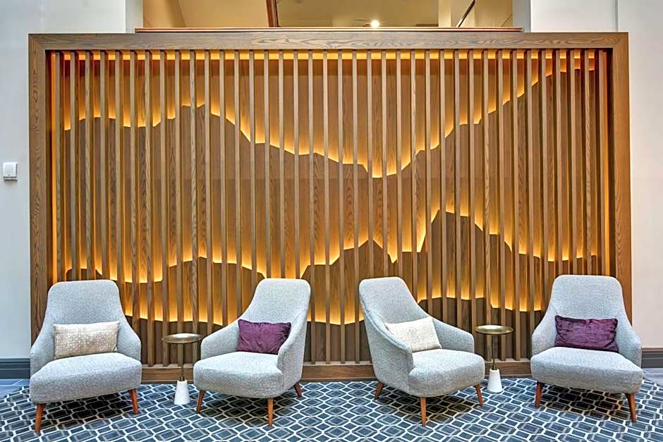 The Cincinnatian Hotel, Curio Collection by Hilton