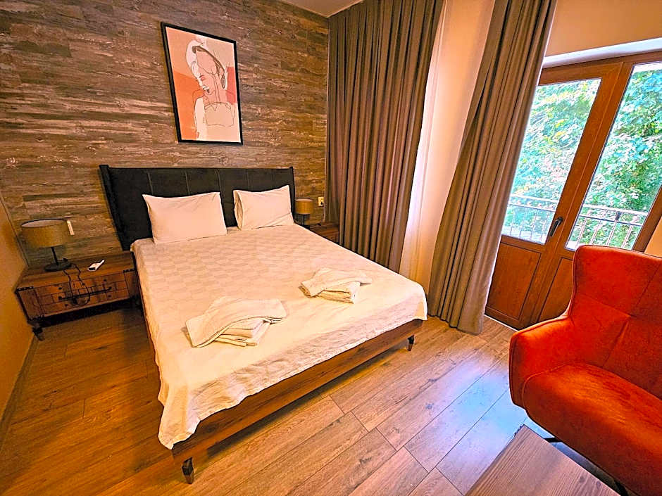 Alen Mak Forest Hotel