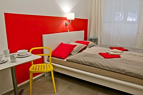 Studio (2 Adults)