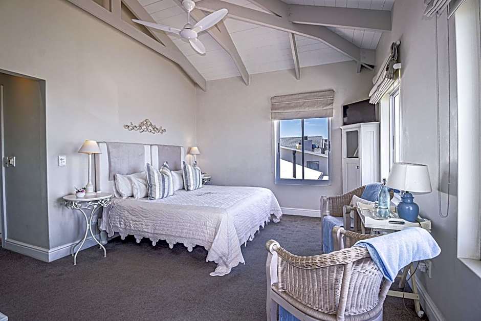 138 Marine Beachfront Guesthouse