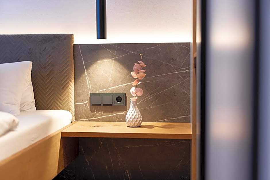 Max Mountain Apartments