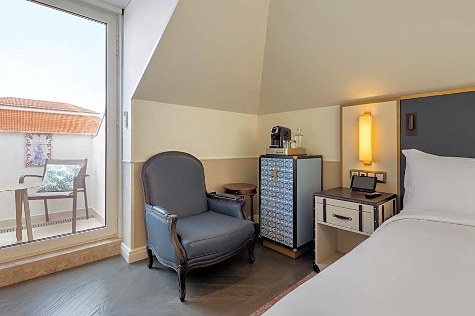 The Emerald House Lisbon, Curio Collection by Hilton