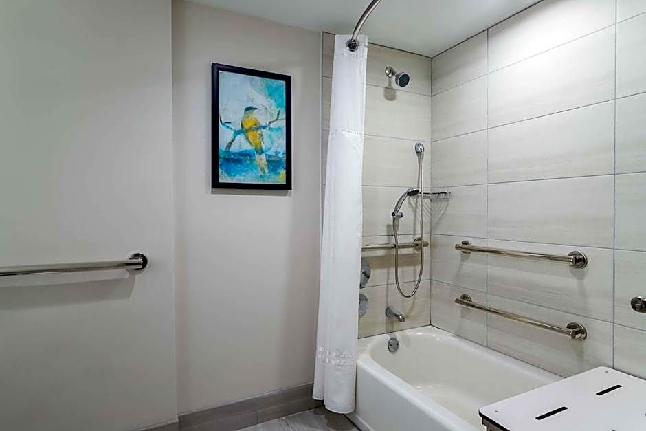 Embassy Suites By Hilton Hotel Tampa-USF/Near Busch Gardens