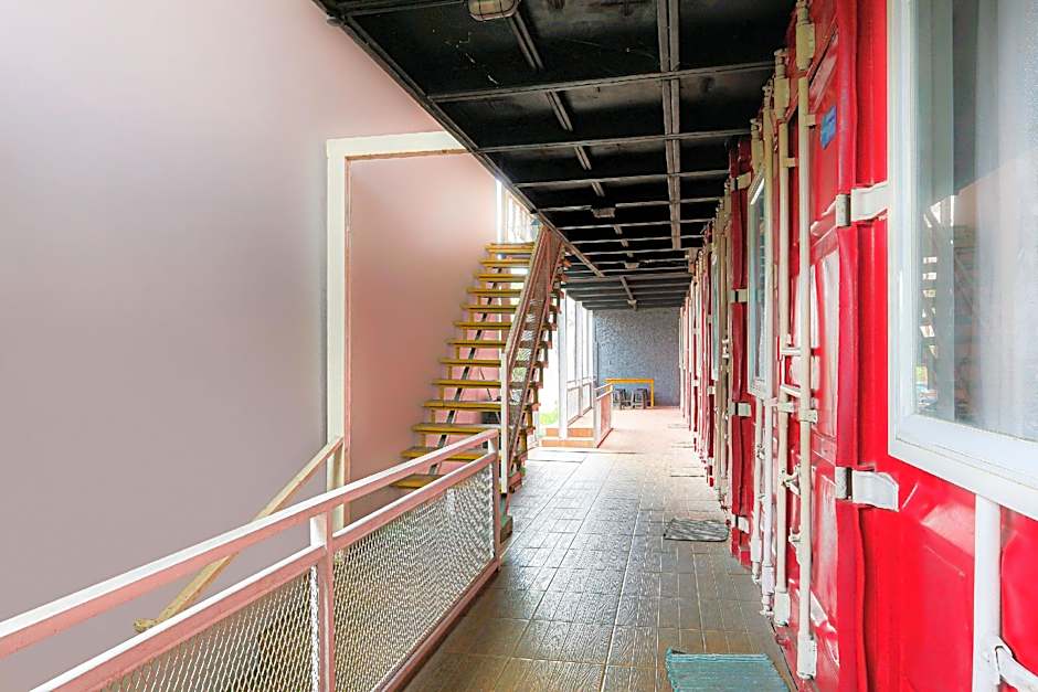 RedDoorz Plus near Lembang Park & Zoo