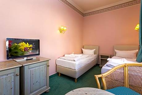 Room with 2 separate beds