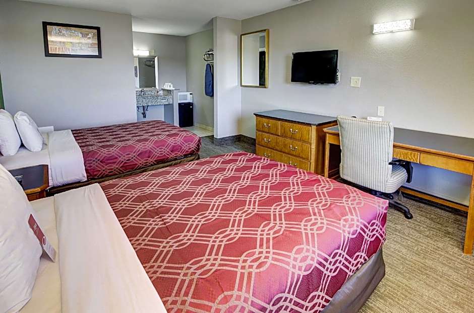 Photo 1 of 2 of 2 Double Beds, Nonsmoking