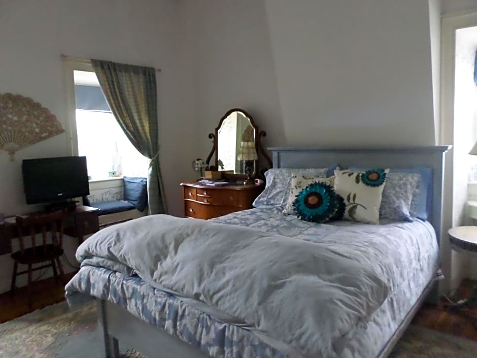 Hillard House Inn