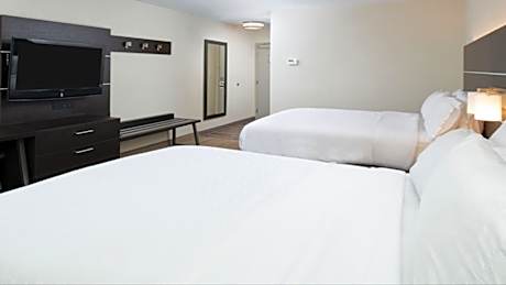 2 Queen Beds Standard