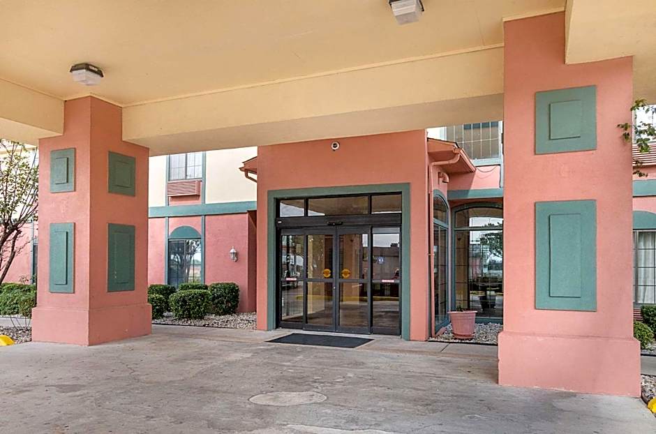 Quality Suites Temple I-35