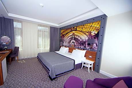 Roof Deluxe Double Room with City View