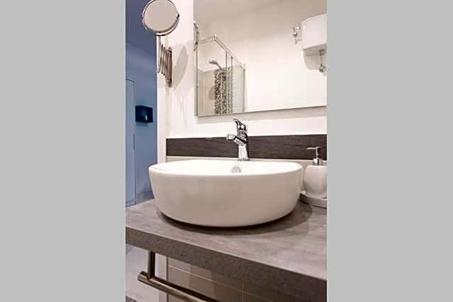Le Coq Suites