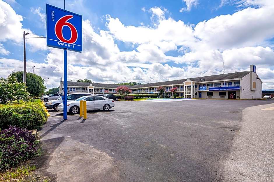 Motel 6-Anniston, AL