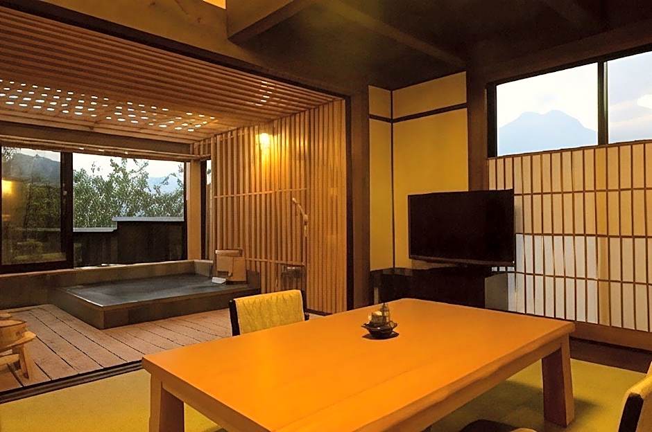 Yufuin Onsen Toshoan