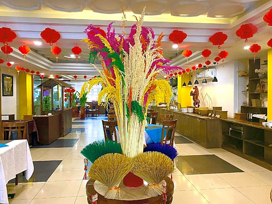 Happy Life Green Hotel