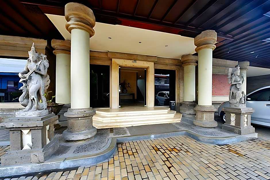 Urbanview Hotel Taman Suci Denpasar Bali