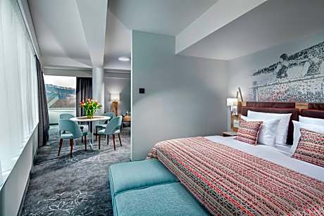 Mountain View Suite with 1 double bed (without access to the thermal baths)