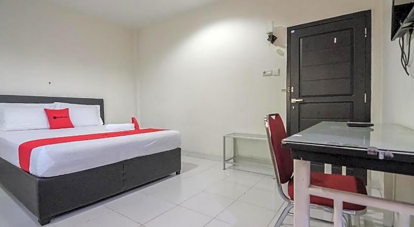 RedDoorz Syariah near Jamtos Jambi