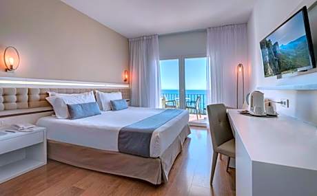 Comfort Double Room with Sea View and Balcony